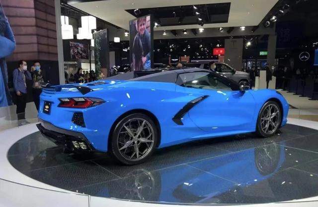 2021款雪佛兰克尔维特Corvette Stingray敞篷车：友好的超级跑车