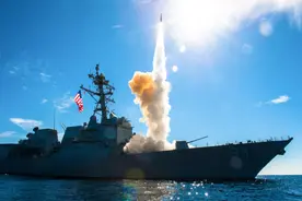 中美军舰后续！苏州舰赴东海，同时面对4国军舰，美加日澳已联手图片