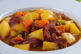 炖牛肉嚼不动，原因是你只会焯水，谨记3个诀窍，软烂入味不塞牙图片