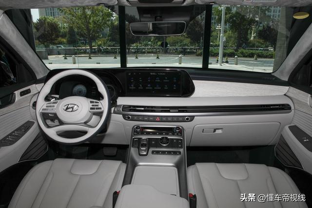 新车｜定名胜达旅行家，可选5/6/7座，北京现代胜达亮相成都车展