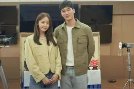 31岁林允儿又有新片开机，去年和李钟硕玄彬合作，还二提青龙影后图片