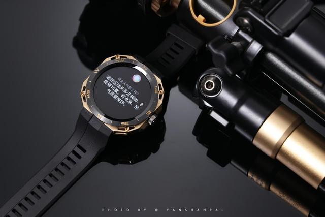 �ܴ�һ���̫���ģ���Ϊ�׿�ɻ����������ֱ�WATCH GT Cyber����