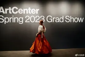 徐娇大学毕业了！赴美求学7年取得BFA…毕业美照惊艳图片