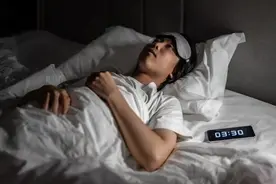 如何顺应四季调整睡眠？中医: 教你四季入睡口诀！图片