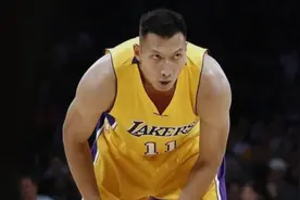 易建联在NBA打了5年，退役后能领退休金，一年有多少钱？图片