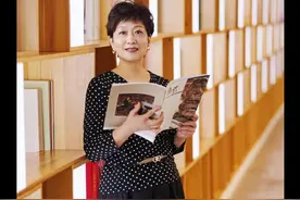 女人上了年纪，建议少穿裤子，今年流行这3条裙子，优雅还好搭图片