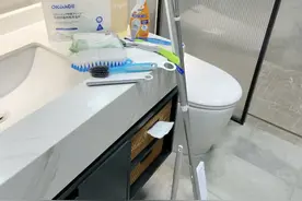 广东女主的“卫浴清洁术”火了，自嘲：干啥啥不行，干净第一名图片