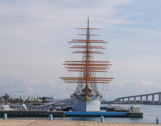 两名日本少女去废弃旅馆探险，之后“人间蒸发”，24年后才被找到