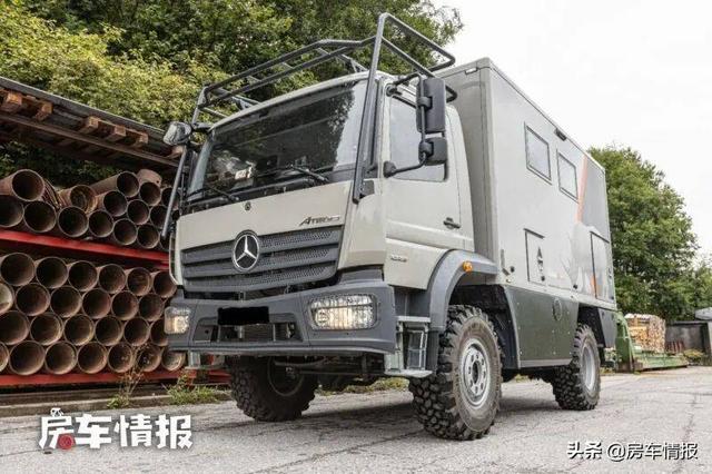 全新奔驰中卡房车，5.1T四驱带三把锁越野力够强，车内足有10平米