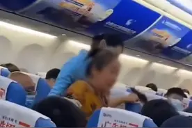 青岛航班上的荒诞事件：老太抢座，空中激战，是坏人老了吗？图片
