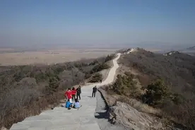 体验沈阳棋盘山的“连爬”:一边欣赏风景 一边挑战体能极限图片
