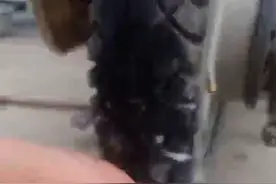 真空胎漏气非常烦人，现在补胎方法有很多，现在维修师傅都...图片