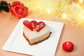 法派1855情人节限定--山楂树莓甜心蛋糕图片