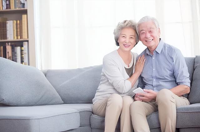 浜鸿繃50宀佸悗锛岀敓娲讳腑鑻ヨ兘鍋氬埌鈥?璐?涓嶈椽鈥濓紝韬綋鍋ュ悍鑰佹潵瀹? onerror=