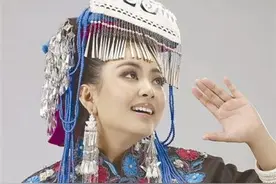 阿鲁阿卓：大山深处走来的彝族歌手图片