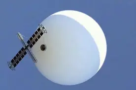 从新疆升空的流浪气球，巡视了美国三大基地，被击落后又出现一个图片