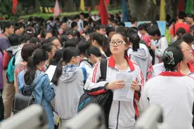 “色弱”学生不能报考的44个专业，成绩再好也无用，望知晓图片