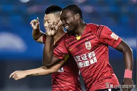 北京体育直播长春亚泰VS北京国安！谭龙PK张玉宁 埃里克PK阿德本罗图片