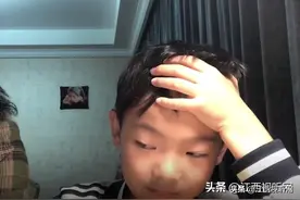 你能听懂吗？奶奶用方言听写孙子一脸懵图片
