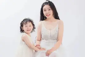 丈夫去世后她和女儿被婆婆赶走，21岁单亲妈妈最新回应：最难的时候过去了，我们很好图片