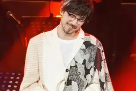 情歌教父，歌手顶流，周传雄的一生到底有多坎坷？图片