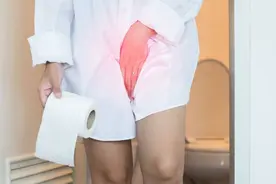 近期小便产生刺痛感？医生：或与4类疾病有关，别不当回事图片
