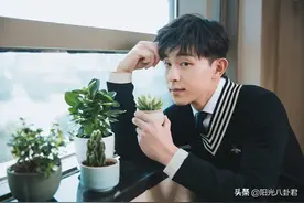 邓伦为偷逃税道歉，表态会继续努力工作，品牌方光速解约注定凉凉图片