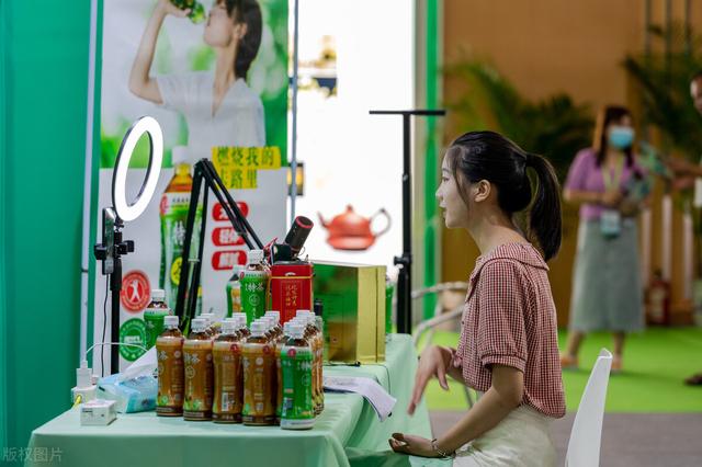 直播卖货不再“霸屏”!带你了解短视频直播间的新玩家云产品带货