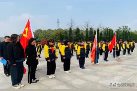 岳阳楼区金恒小学开展缅怀英烈先贤 赓续红色基因主题活动图片