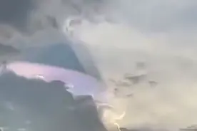 罕见！云南一男子拍下“开天门”奇特景观，寓意好 比佛光还难遇见图片