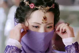 八版金花婆婆撕人皮面具，谁容颜绝世，谁让你想反手给她粘回去？图片