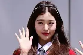 张元英节目造型，学院风少女青春靓丽图片