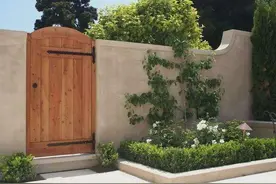 一家两门出，家衰人不旺，两门指的是什么门？说的有何道理图片