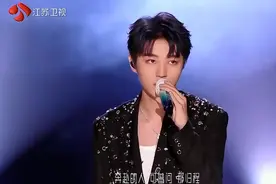 江苏卫视跨年：直到张韶涵出场，我才意识到，原来现场收音没问题图片