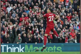 英超-利物浦3-1南安普顿 努涅斯梅开二度 菲尔米诺破门图片