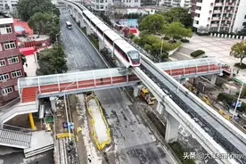 芜湖新地标：单轨下的新“状元桥”图片