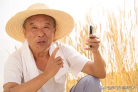 农村9成家庭至少一部智能手机，我国进入无手机寸步难行的时代？图片