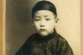 我国最排面的婴儿：出生时军队保护产房，国家鸣13响礼炮为其庆生图片