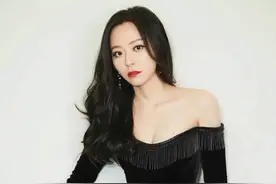 张靓颖：被渣男骗财骗色15年，为爱打“乳环”，更是爱上前夫兄弟图片