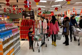 广东一富商给舅爷拜七十大寿,因“随礼过多”反遭来宾围怼,为何?图片