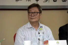 来自广东的十大足球名将图片