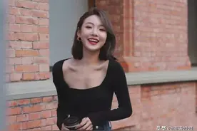 百褶裙早就退圈了，2022 穿裙子流行“剪一刀”，明星都抢着穿图片