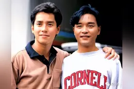 “乐坛大哥大”的三角虐恋图片