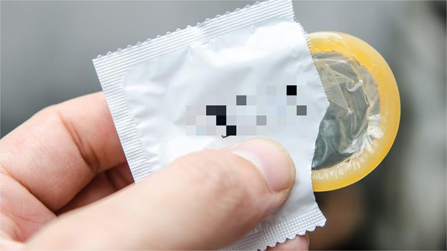 北京一女子遭歹徒劫色，全程不反抗，反而还主动帮男子带上安全套