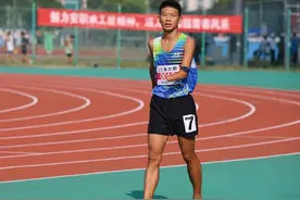 奔跑吧，单手“飞人”！图片