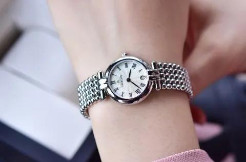 ����Ӣ�������Ļ�е�����߼��������ʸУ�һ��5��