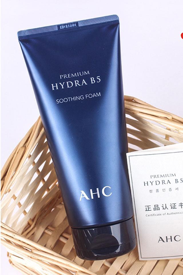 网络热门控油补水洗面奶推荐：简直是敏感肌的救星