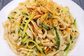 天热没胃口试试这道凉面吧，料汁酸香开胃，面条劲道爽滑很健康图片