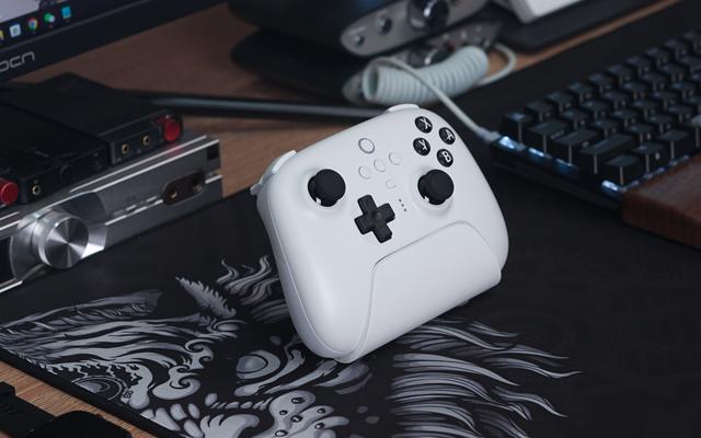 完整无线化体验！八位堂猎户座真无线手柄座充套装测评