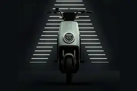 最大续航300里，爱玛这款电动车“肚量”大，能装双电池图片